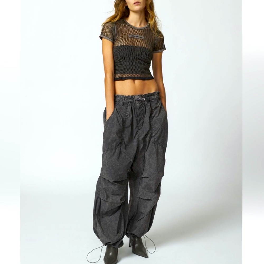 NWT Urban Outfitters Sloan Nylon Balloon Pants. Size: XS. Excellent condition - Picture 1 of 14